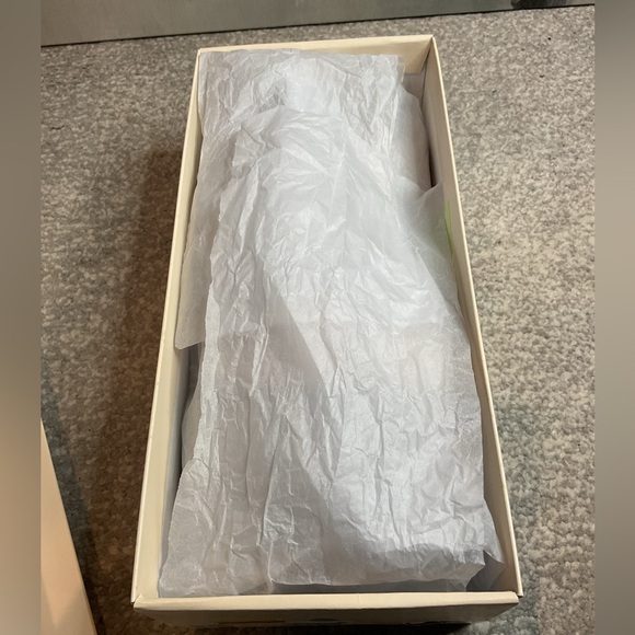 On 34th Gaiaa Gold Pleated Knot Block Heel Sandals - Size 7M (NIB) - Picture 13 of 14